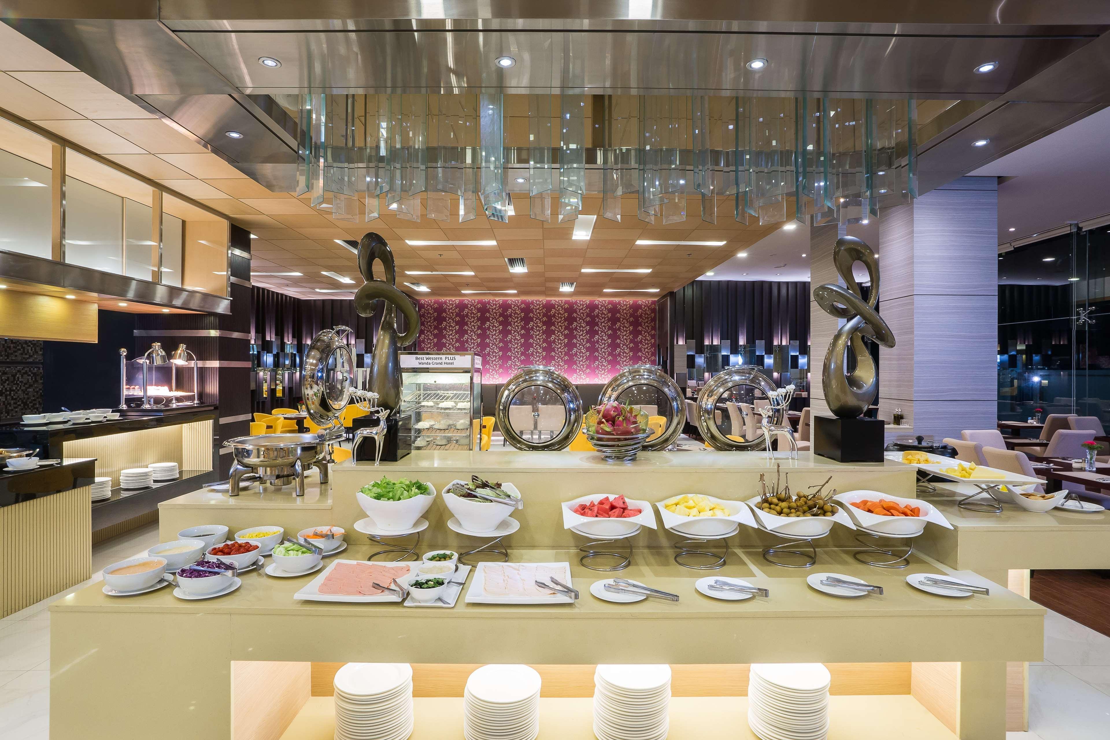 Best Western Plus Wanda Grand Hotel Нонтабури Екстериор снимка